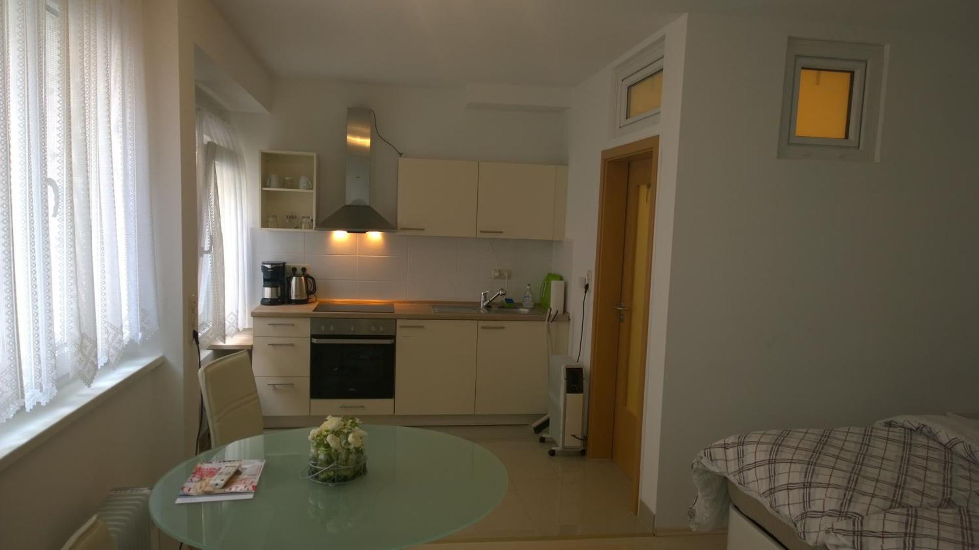 Pensionsappartments Blitz Wiesbaden Buitenkant foto